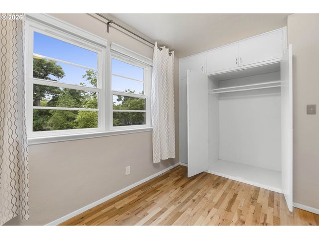 6810 Ne HANCOCK St, Portland, OR 97213