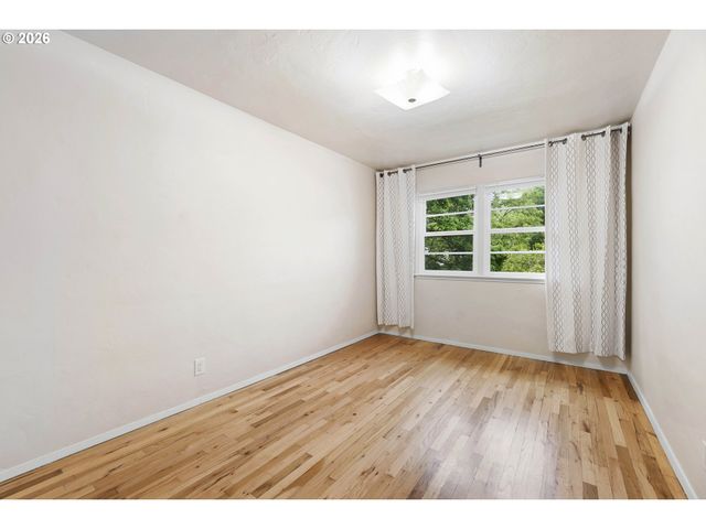 6810 Ne HANCOCK St, Portland, OR 97213