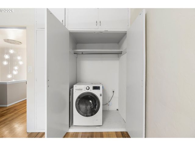 6810 Ne HANCOCK St, Portland, OR 97213