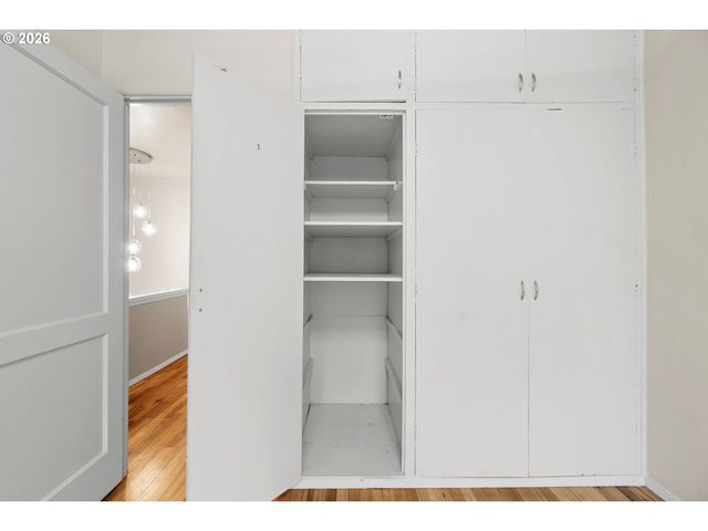 6810 Ne HANCOCK St, Portland, OR 97213