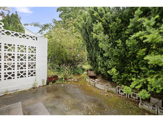 6810 Ne HANCOCK St, Portland, OR 97213