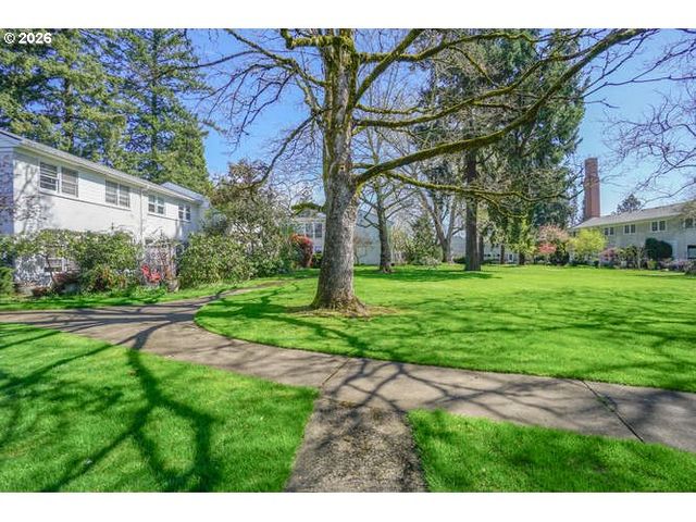 6810 Ne HANCOCK St, Portland, OR 97213