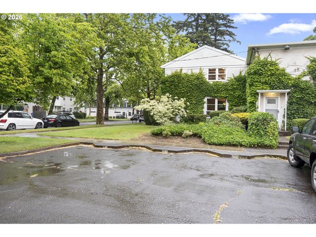 6810 Ne HANCOCK St, Portland, OR 97213