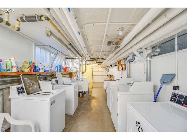 6810 Ne HANCOCK St, Portland, OR 97213
