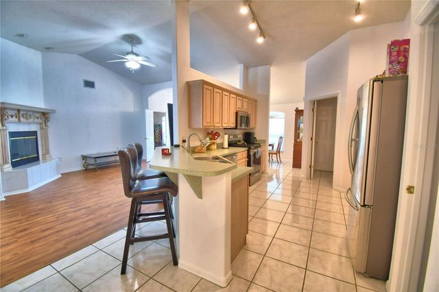 166 WINONA CIRCLE, Auburndale, FL 33823