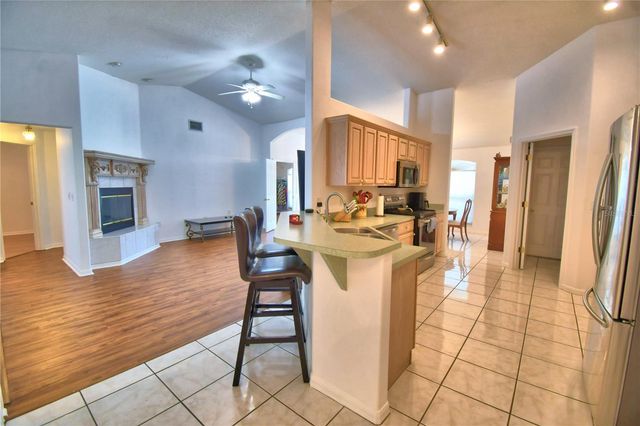 166 WINONA CIRCLE, Auburndale, FL 33823