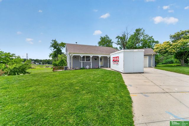 807 Mohanna Place, Bellevue, NE 68005