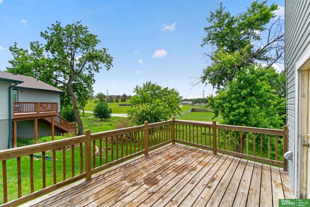 807 Mohanna Place, Bellevue, NE 68005