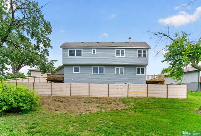 807 Mohanna Place, Bellevue, NE 68005