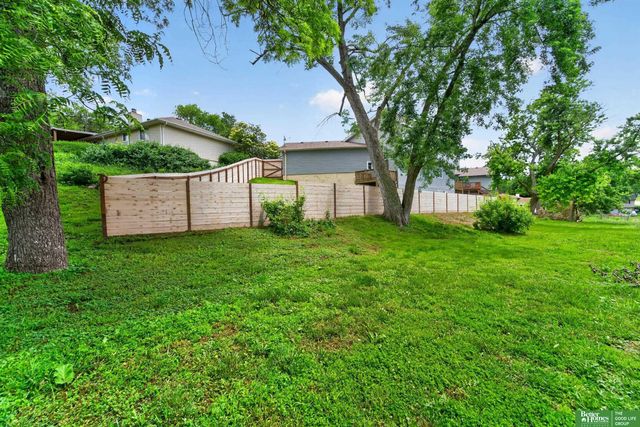 807 Mohanna Place, Bellevue, NE 68005