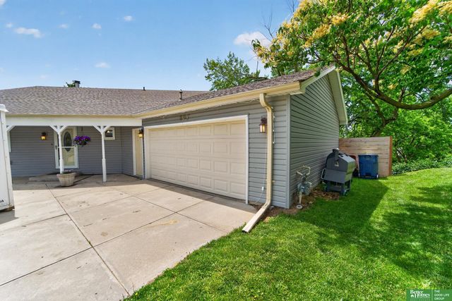 807 Mohanna Place, Bellevue, NE 68005