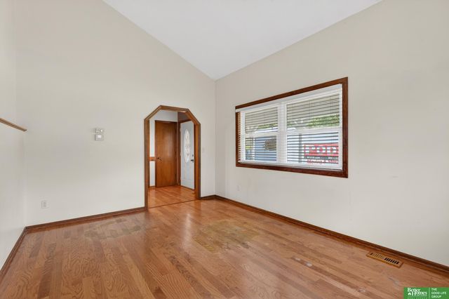 807 Mohanna Place, Bellevue, NE 68005