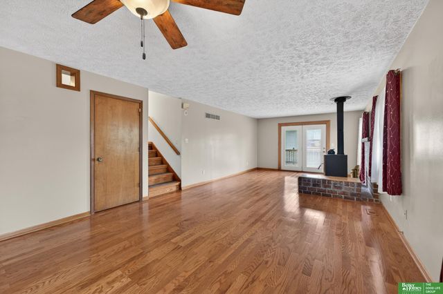 807 Mohanna Place, Bellevue, NE 68005