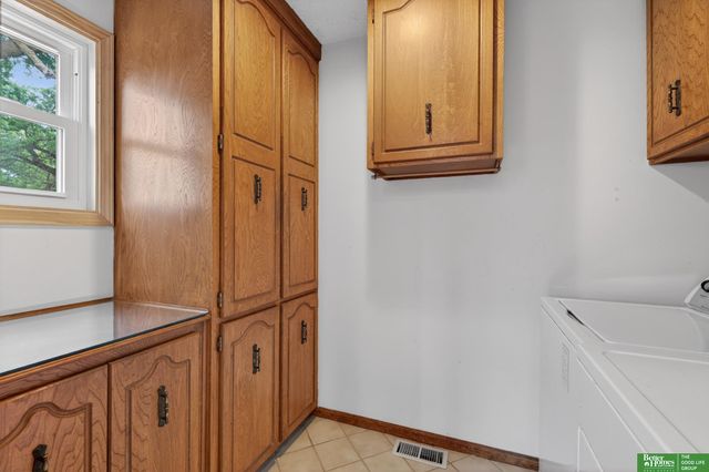 807 Mohanna Place, Bellevue, NE 68005