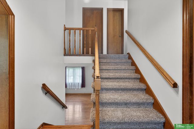 807 Mohanna Place, Bellevue, NE 68005