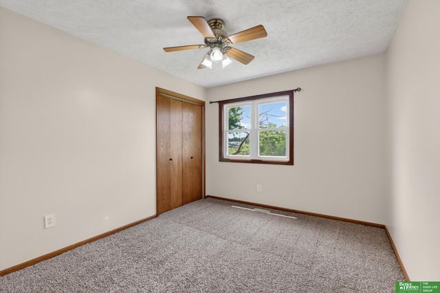 807 Mohanna Place, Bellevue, NE 68005