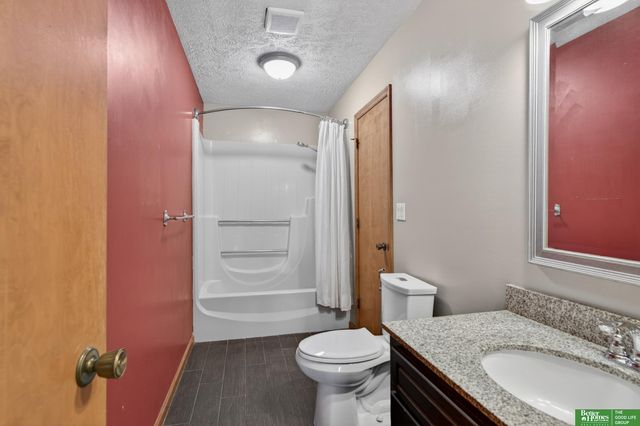 807 Mohanna Place, Bellevue, NE 68005