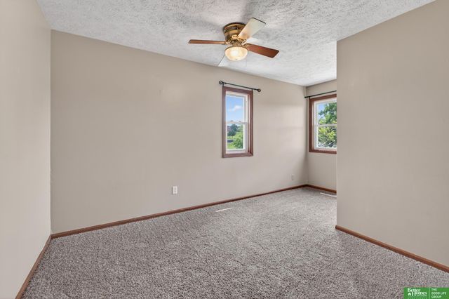 807 Mohanna Place, Bellevue, NE 68005
