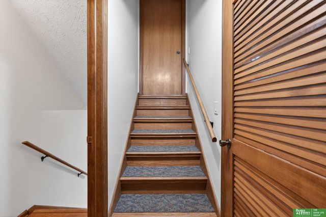 807 Mohanna Place, Bellevue, NE 68005