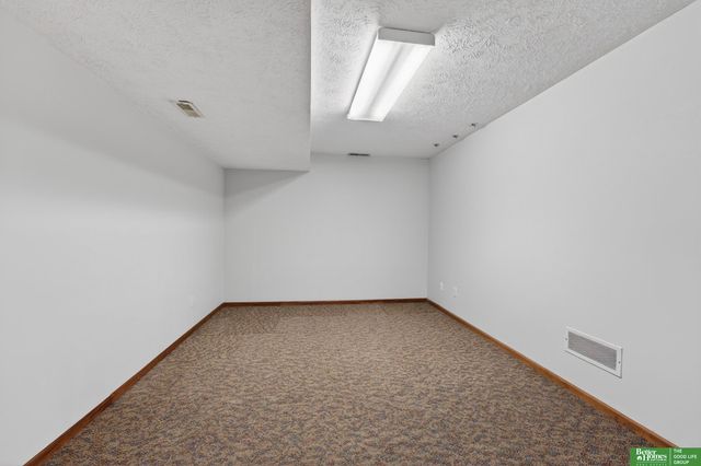 807 Mohanna Place, Bellevue, NE 68005