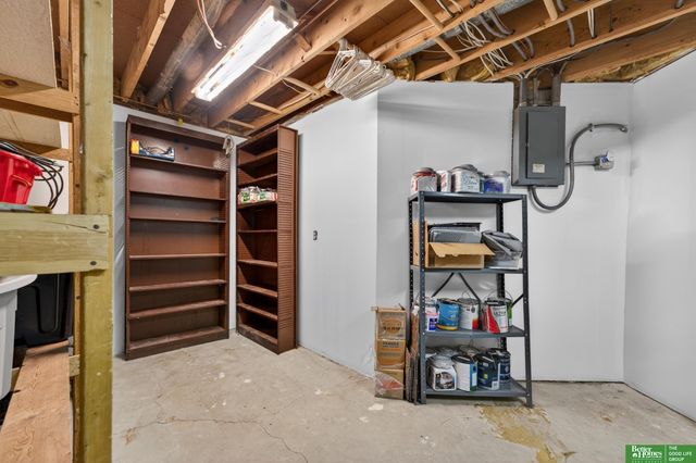 807 Mohanna Place, Bellevue, NE 68005