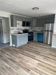 912 7th St, New Kensington, PA 15068