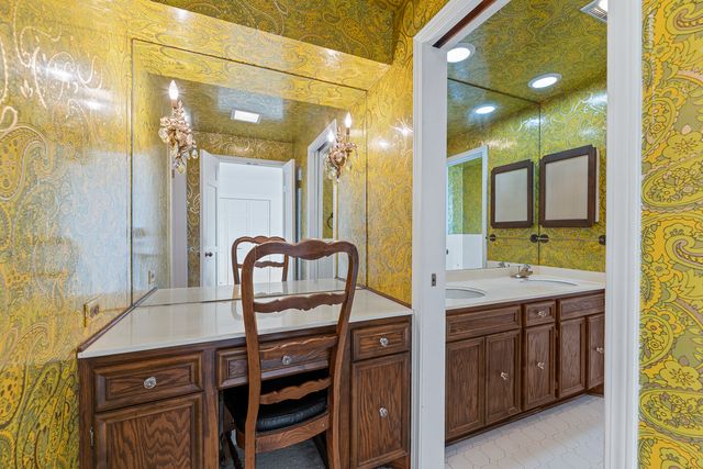 9701 Kedvale Avenue, Skokie, IL 60076