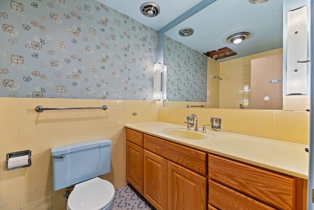 9701 Kedvale Avenue, Skokie, IL 60076
