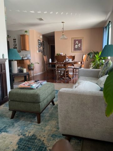 210 Cliff Heights Circle, Dallas, TX 75241