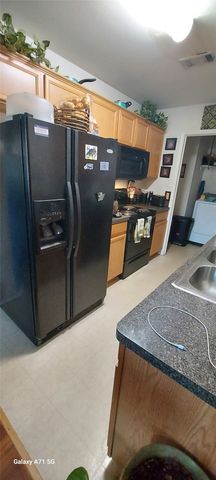 210 Cliff Heights Circle, Dallas, TX 75241