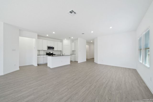 31823 Christmas Rose, Bulverde, TX 78163