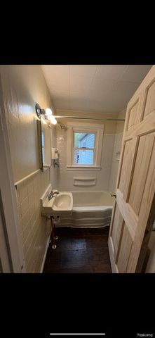 1531 Gilbert Street, Saginaw, MI 48602