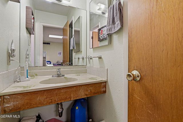 5608 ROSA Avenue, El Paso, TX 79905