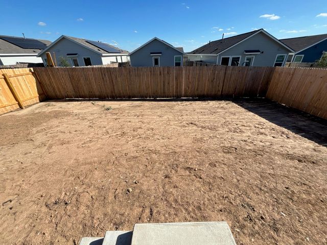461 Whoopers LOOP, Uhland, TX 78640