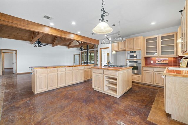 150 Pecan 2, Florence, TX 76527