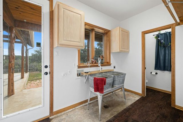 150 Pecan 2, Florence, TX 76527