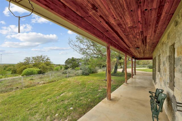 150 Pecan 2, Florence, TX 76527