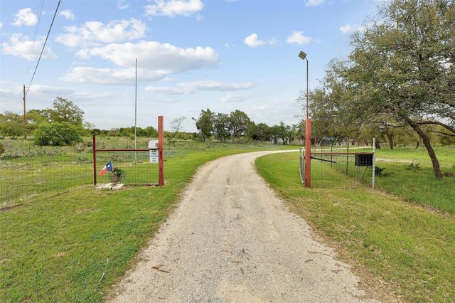150 Pecan 2, Florence, TX 76527