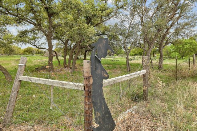 150 Pecan 2, Florence, TX 76527