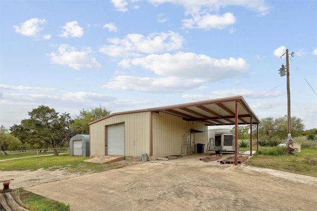 150 Pecan 2, Florence, TX 76527