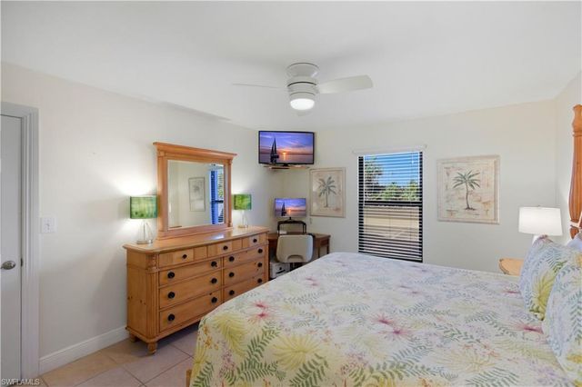 600 Neapolitan WAY 105, Naples, FL 34103