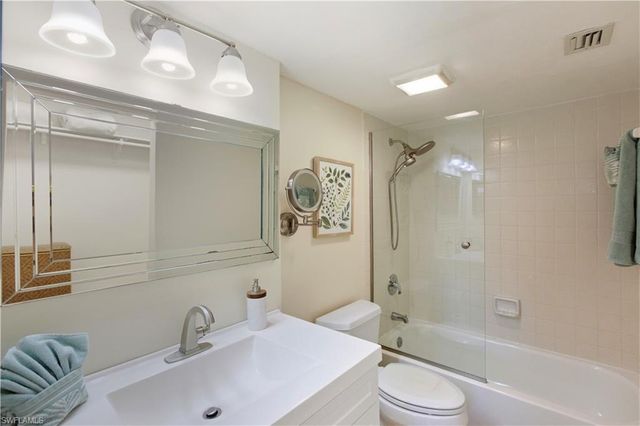 600 Neapolitan WAY 105, Naples, FL 34103
