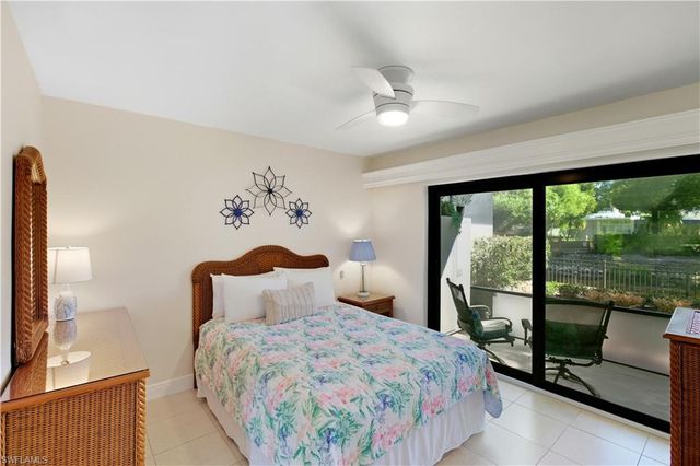 600 Neapolitan WAY 105, Naples, FL 34103