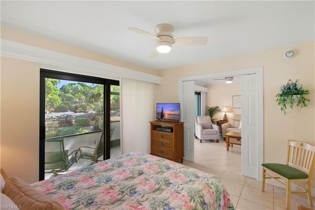 600 Neapolitan WAY 105, Naples, FL 34103