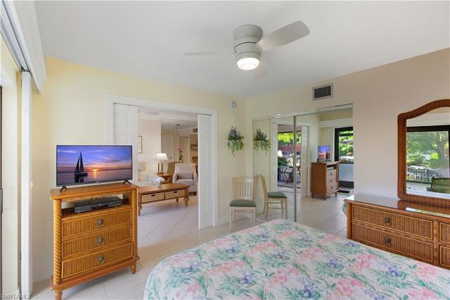 600 Neapolitan WAY 105, Naples, FL 34103