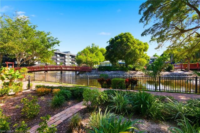 600 Neapolitan WAY 105, Naples, FL 34103