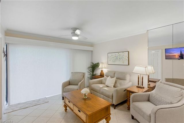 600 Neapolitan WAY 105, Naples, FL 34103