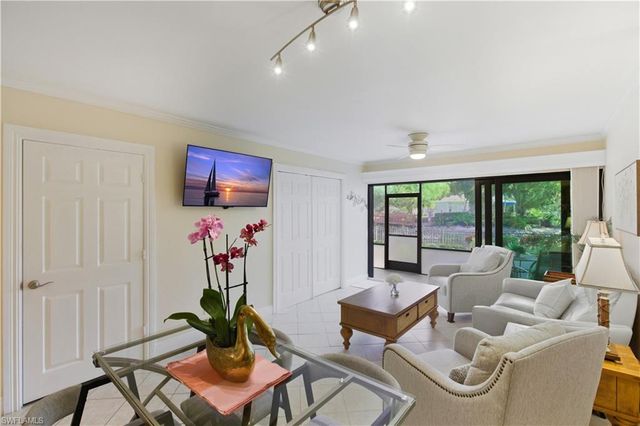 600 Neapolitan WAY 105, Naples, FL 34103