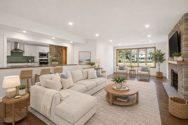 436 Reservoir St, Norton, MA 02766