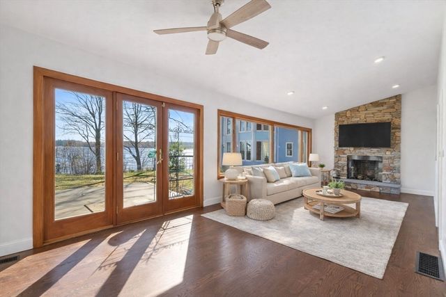436 Reservoir St, Norton, MA 02766